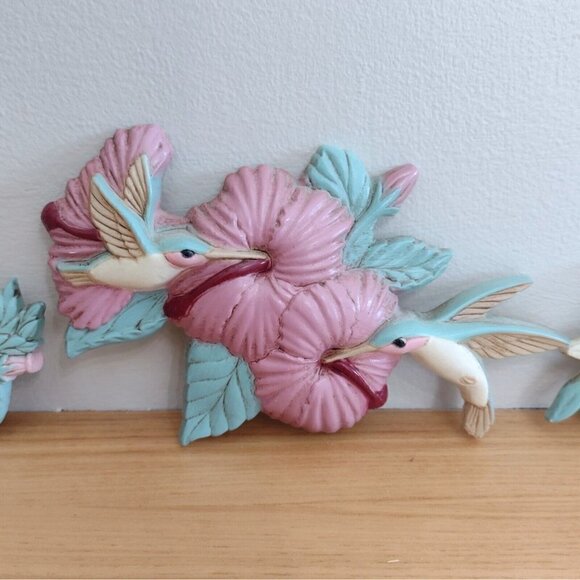 Vtg 90s Burwood Products 3 PC Set Plastic Hummingbird Wall Hanging Plaque Pastel - Picture 3 of 8